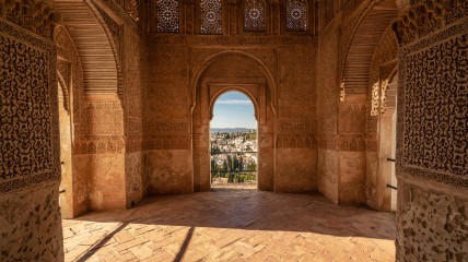 Van Mezquita tot Alhambra. De cultuur van het Moorse Spanje in de middeleeuwen